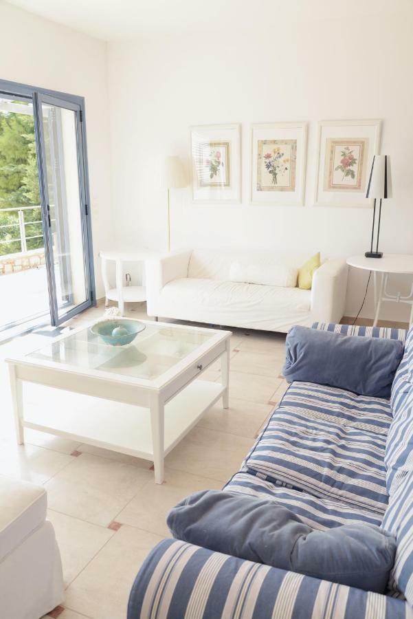 Blueline Guesthouse Agios Dimitrios  المظهر الخارجي الصورة