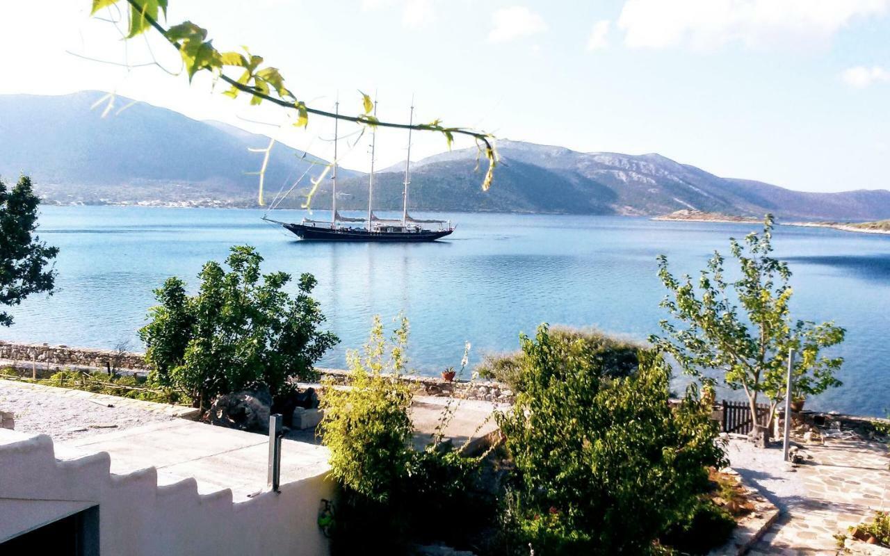 Blueline Guesthouse Agios Dimitrios  المظهر الخارجي الصورة